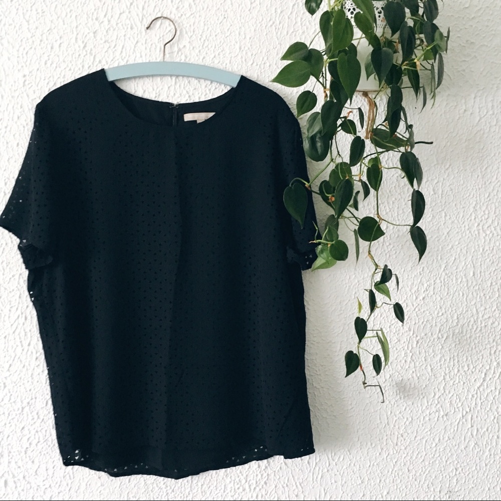 BR Triangle Cut Out Blouse